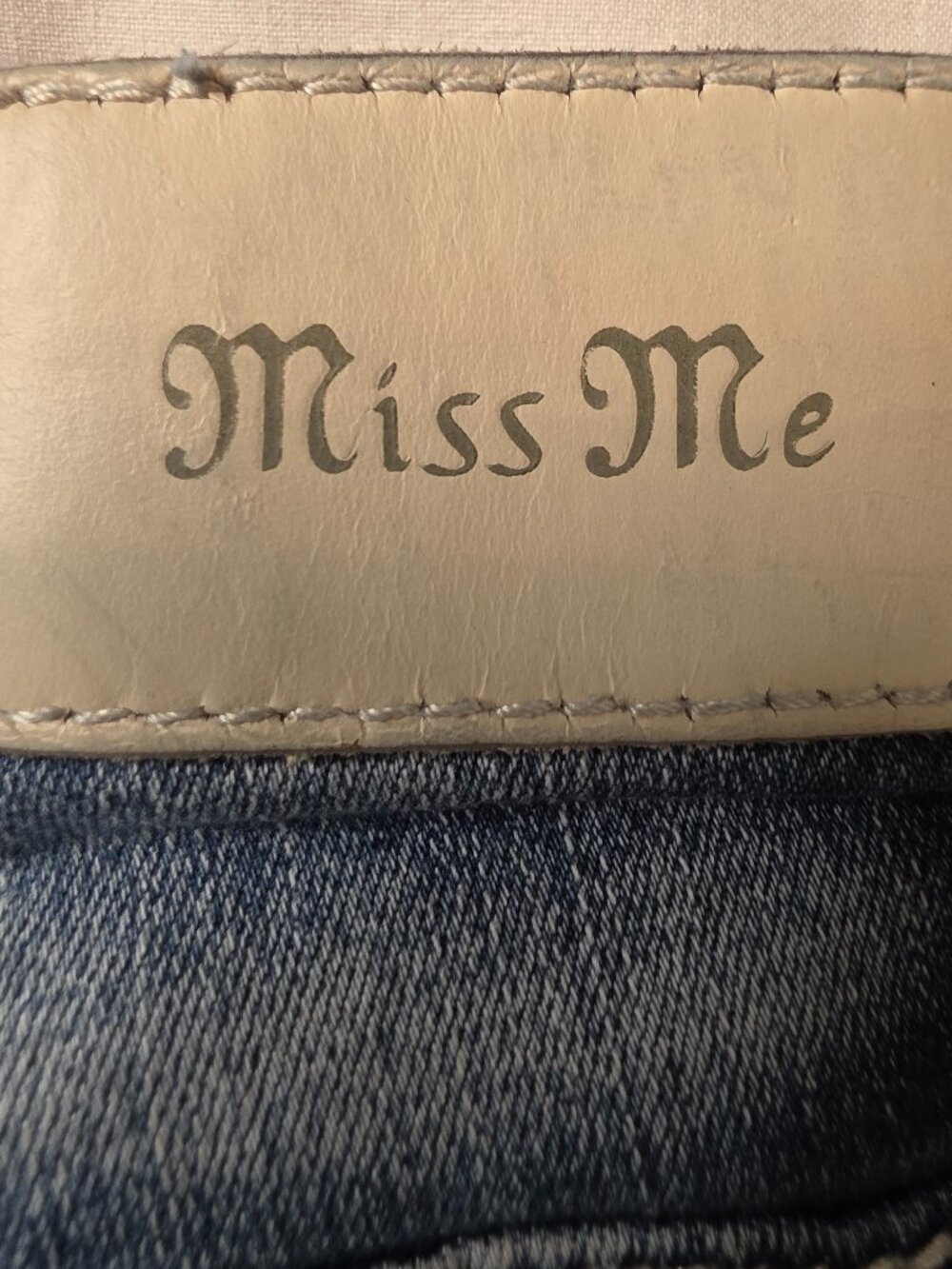 Miss Me Curvy Crop Distressed Heavy Stitch Embellished Women's Jeans, Size 33 - Picture 4 of 12